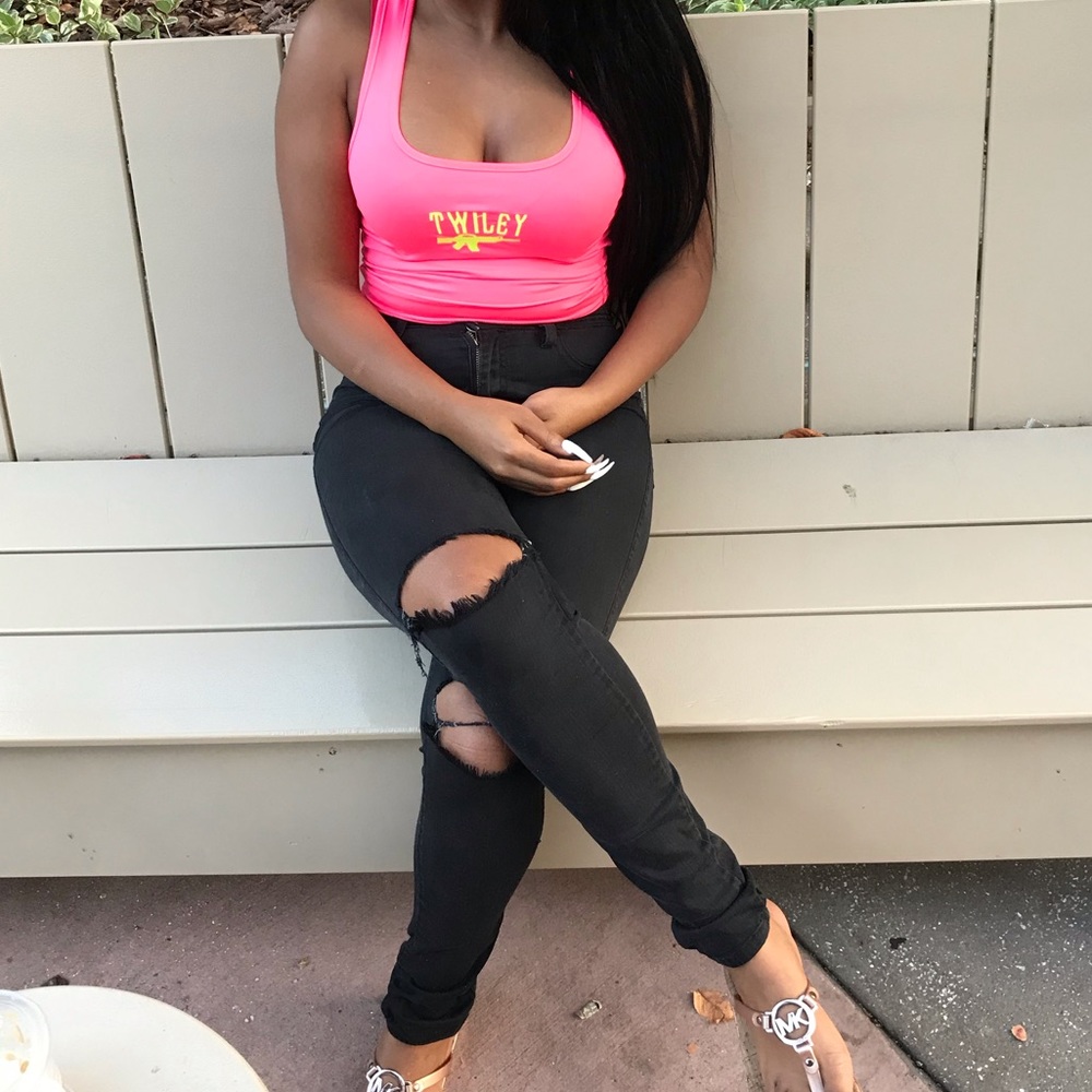 Pink tank top